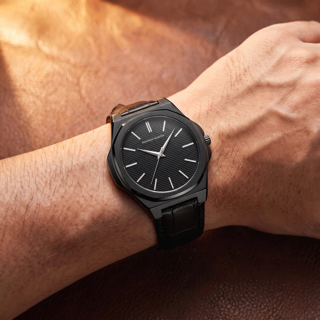 Relógio Linea 40mm Preto no pulso com pulseira de couro