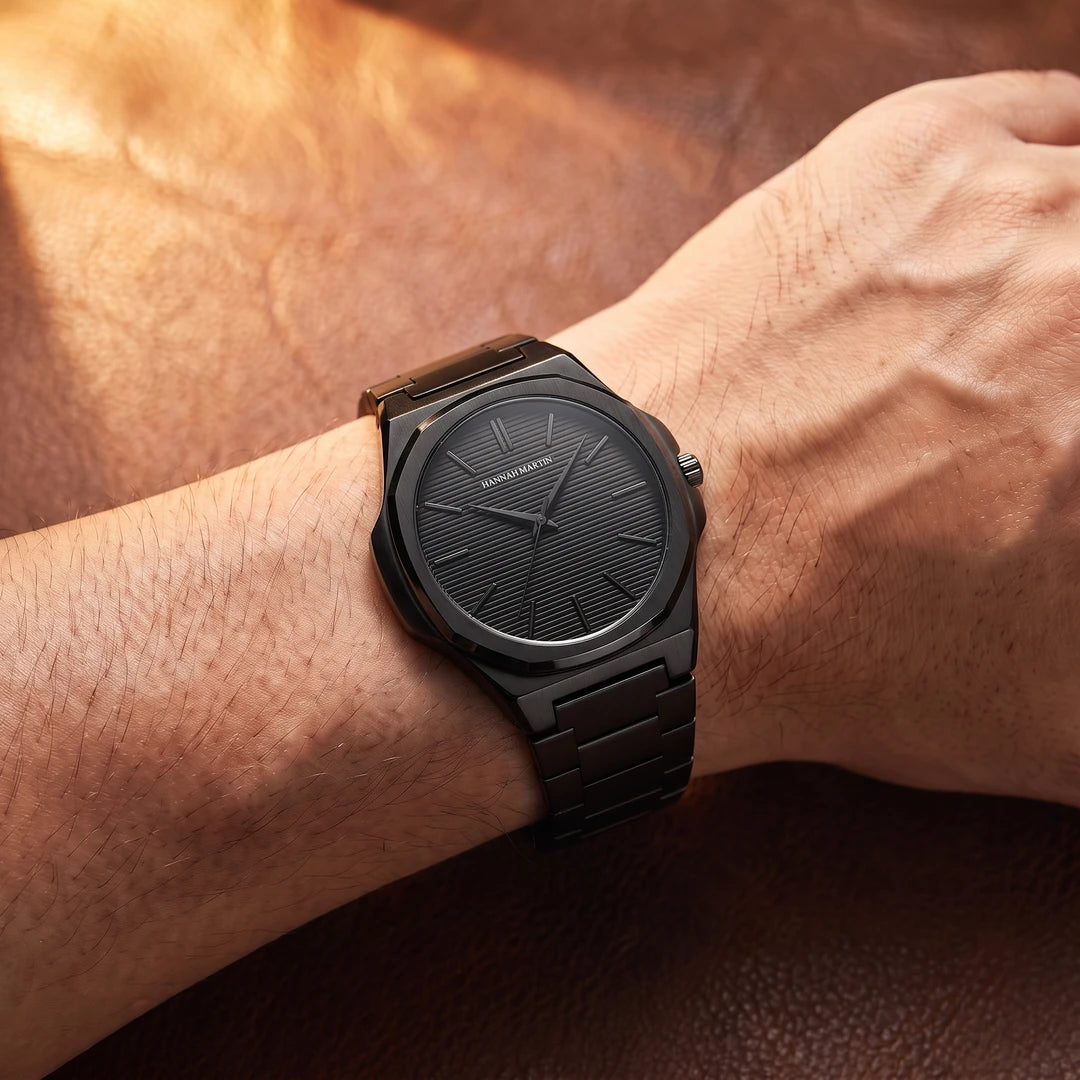 Relógio Linea 40mm Todo Preto no pulso com bracelete de aço