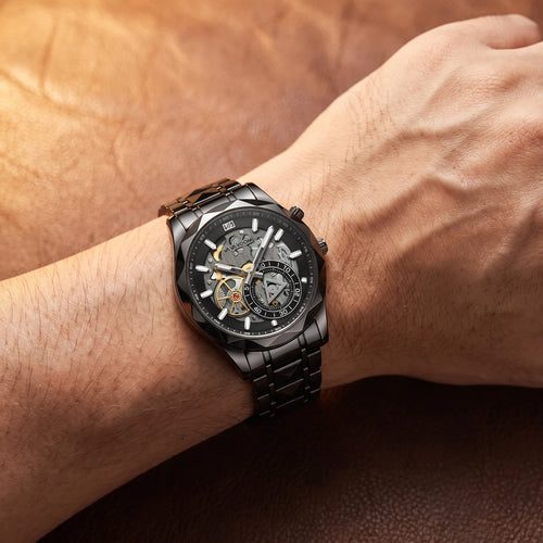 Relógio Barroco 41mm Todo Preto no pulso