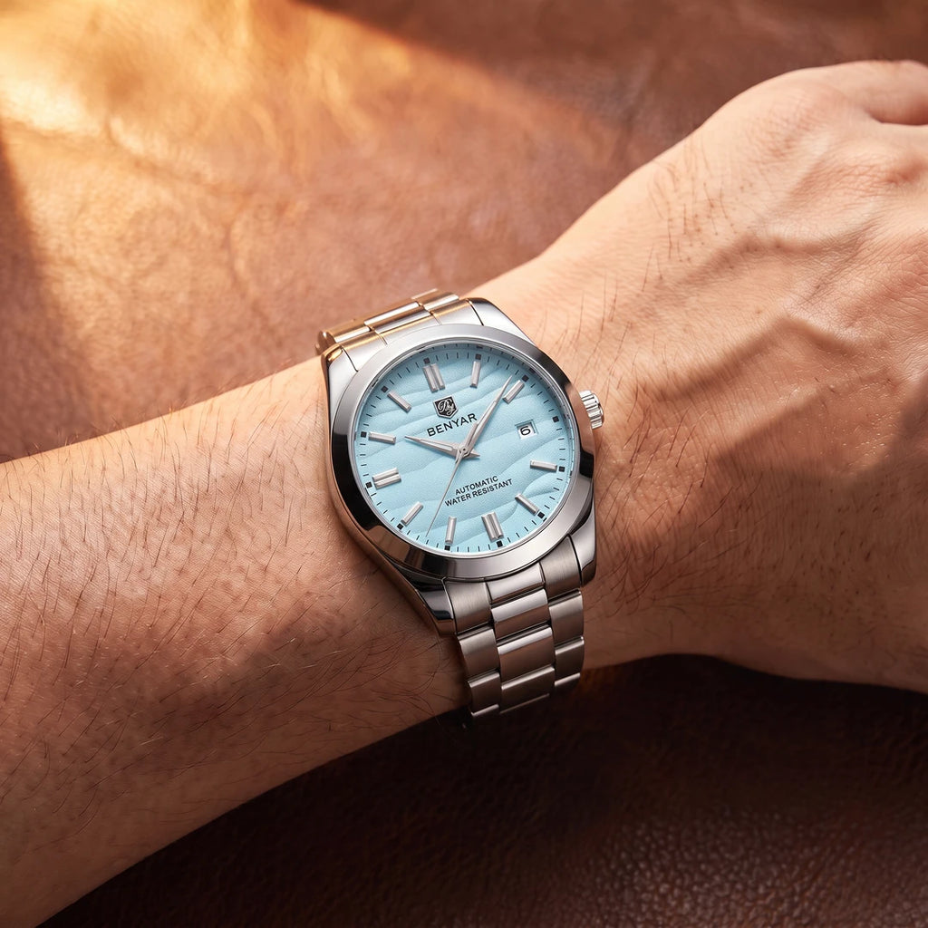 Relógio Dubai 40mm Azul Claro no pulso