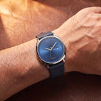 Relógio Lima 40mm Azul no pulso