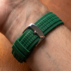 Lumen 42mm Verde - detalhe da pulseira e fivela