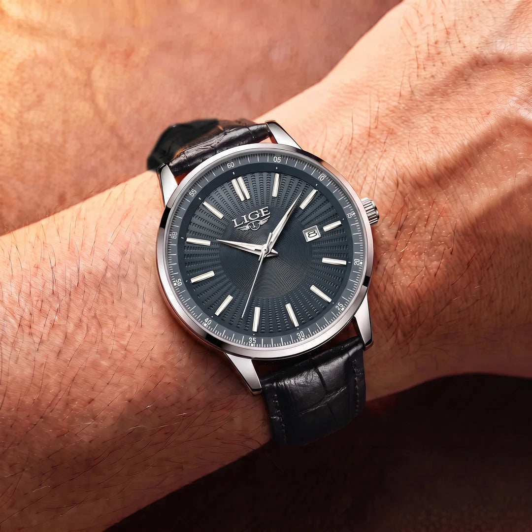 Relógio Oliva 41mm Couro Azul - Couro Preto no pulso