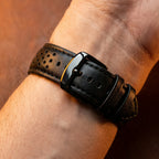 Sublime 41mm Todo Preto Couro - detalhe da pulseira