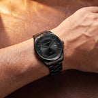 Relógio Virtus 40mm Preto no pulso